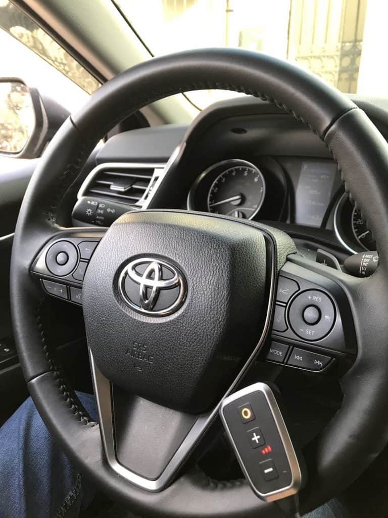 Педаль-бокс от ДТЕ на Toyota Camry 70 Педаль-бокс от ДТЕ на Toyota Camry 70